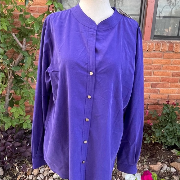 New~"Investments" Size Large Blouse - Picture 2 of 16